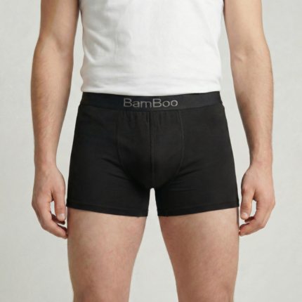 Front model billede af 92% bambus underbukser fra bamboonordic